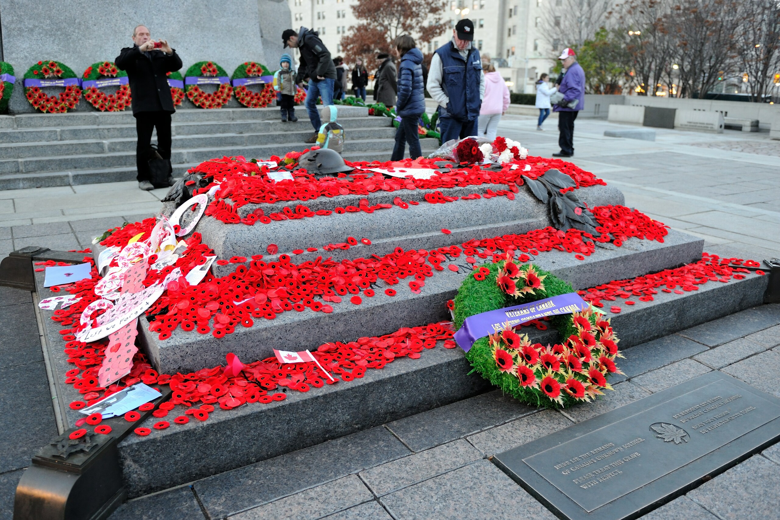 A New Generation Remembers: Glebe Collegiate Institute Students Play Key Role in 25th Anniversary of Tomb of the Unknown Soldier