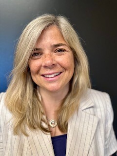 portrait of Kristin Riddell